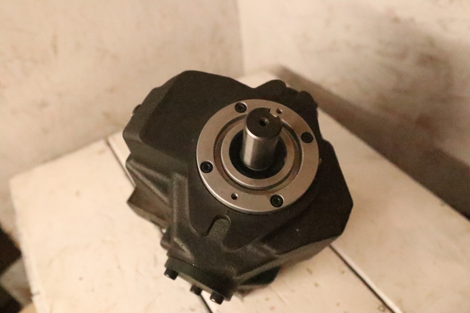 Yuken piston pump A16-F-R-00-H-S-K-D24-32408