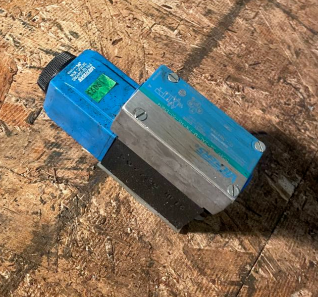 vickers DG4V-3S-2AL-M-FW-H5-60-EN614 solenoid valve hydraulic valve