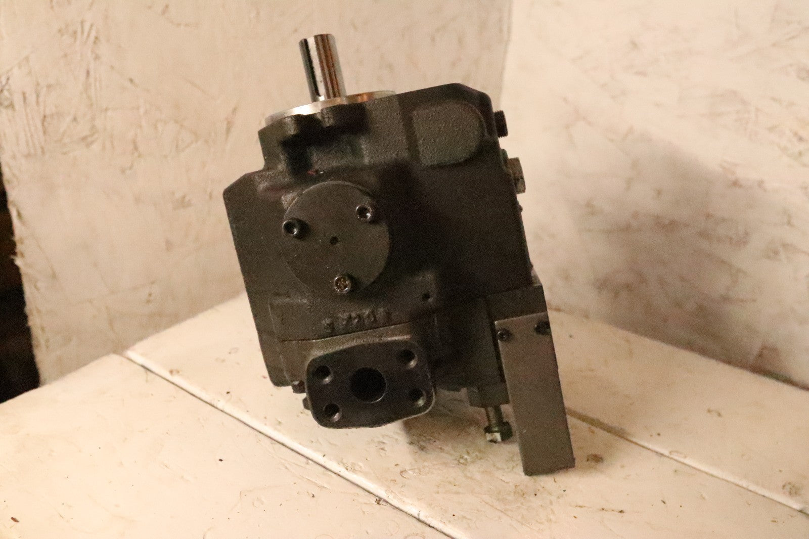 Yuken piston pump A16-F-R-00-H-S-K-D24-32408