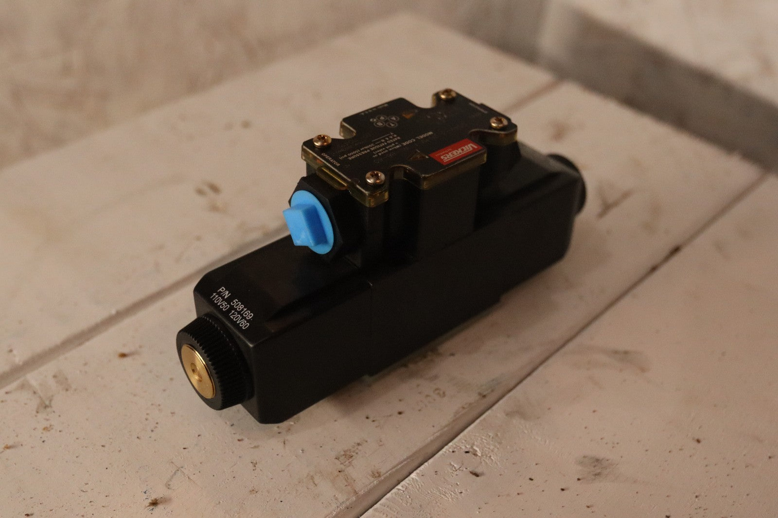 vicker by danfoss DG4V-3-2N-M-FTWL-B6-60
