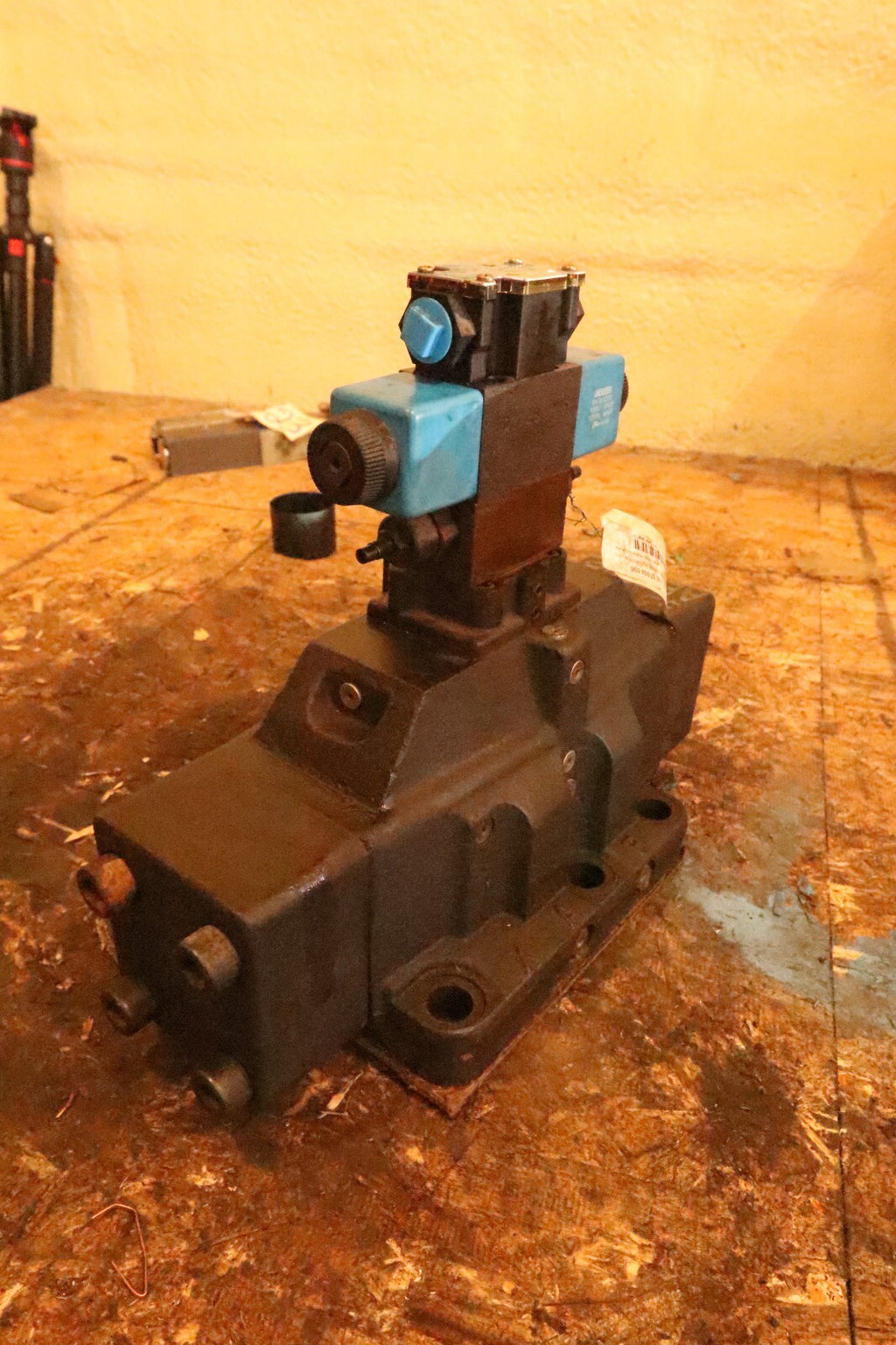 Vickers Eaton Danfoss Directional Control Valve dg5v-10-s-6c-2-e-m-fw-b-10