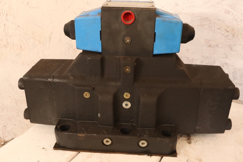 Vickers Directional Control Valve DG5V-10-W-2C-T-M-B-10
