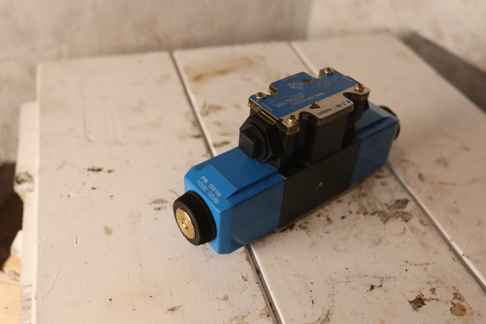 Eaton Vickers DG4V-3-2N-M-FTWL-B6-60