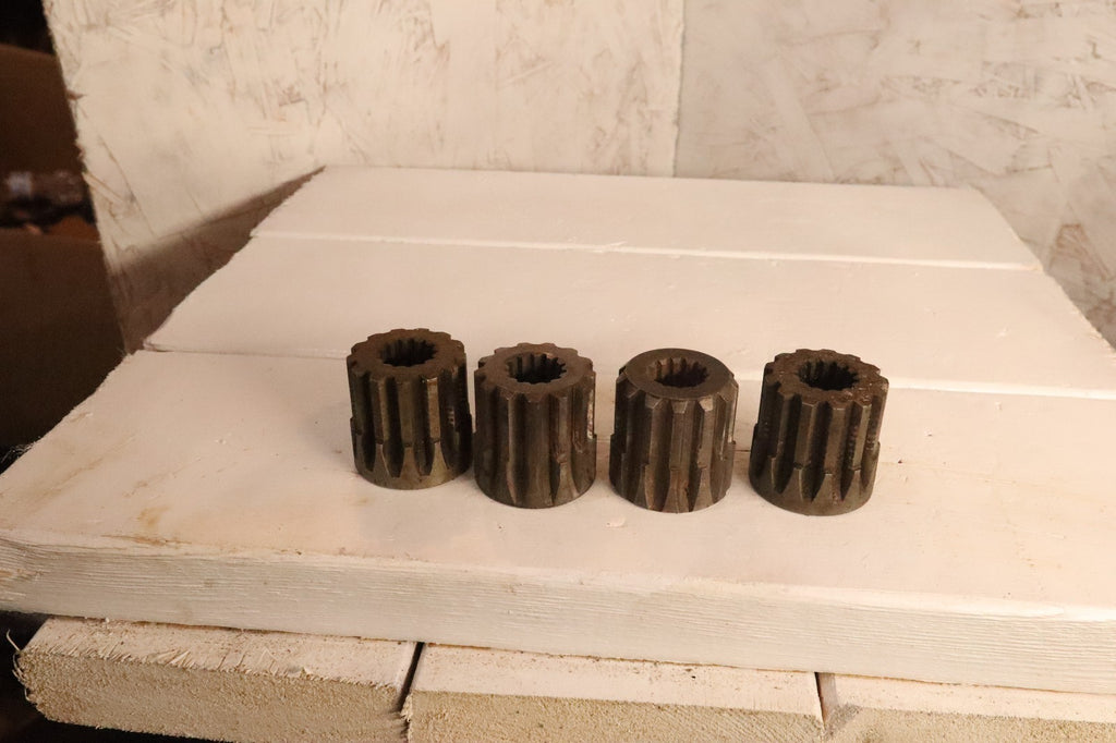 John Deere 4028055: Splined Coupling