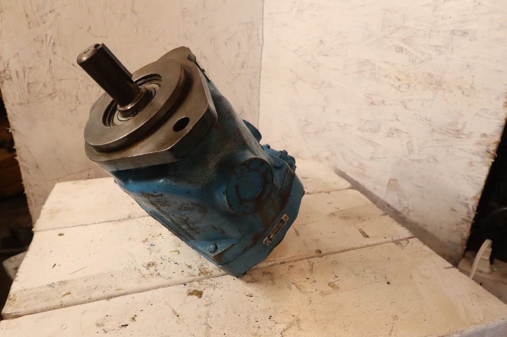 Vickers PVB15 LSY 31 CMC 11 Hydraulic Pump