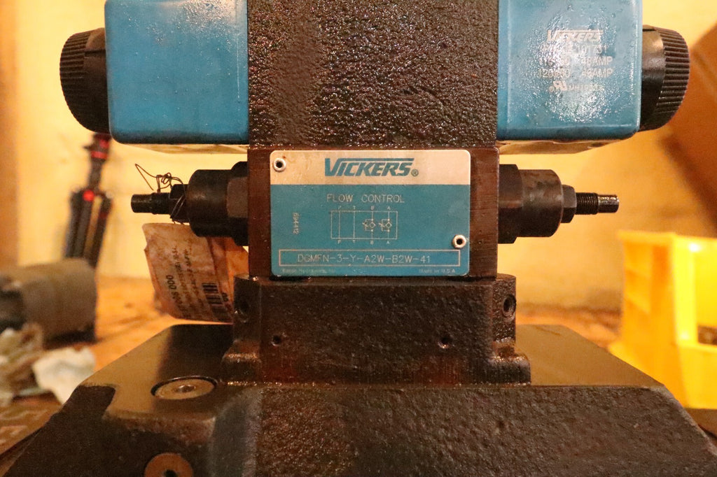 Vickers Eaton Danfoss Directional Control Valve dg5v-10-s-6c-2-e-m-fw-b-10