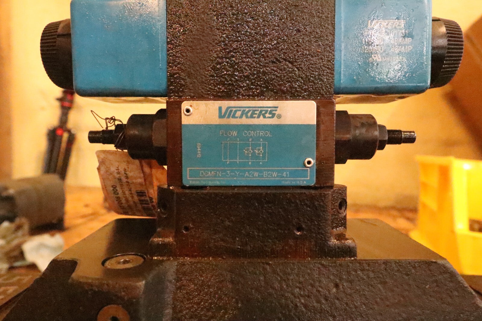 Vickers Eaton Danfoss Directional Control Valve dg5v-10-s-6c-2-e-m-fw-b-10