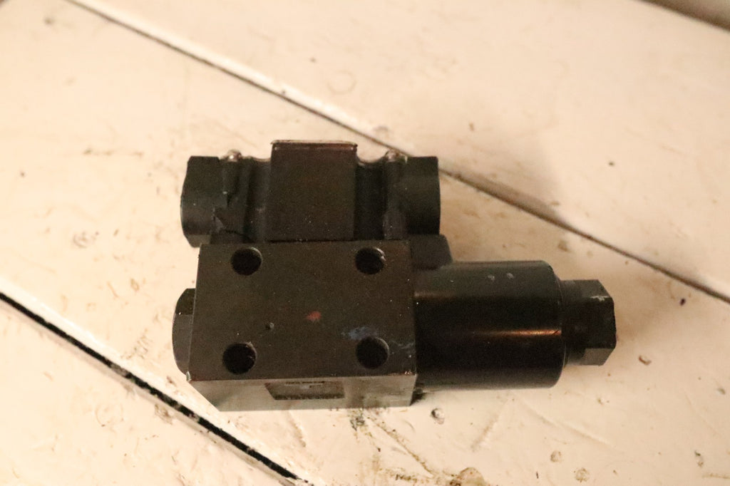 Yuken Direction valve DSG-01-2B2-D24-7007