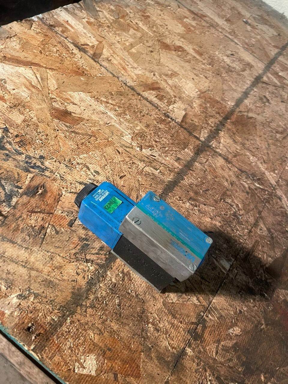 DG4v-3s-2al-m-fw-h5-60-en614 HYDRAULIC SOLENOID VALVE - DIRECTIONAL CON