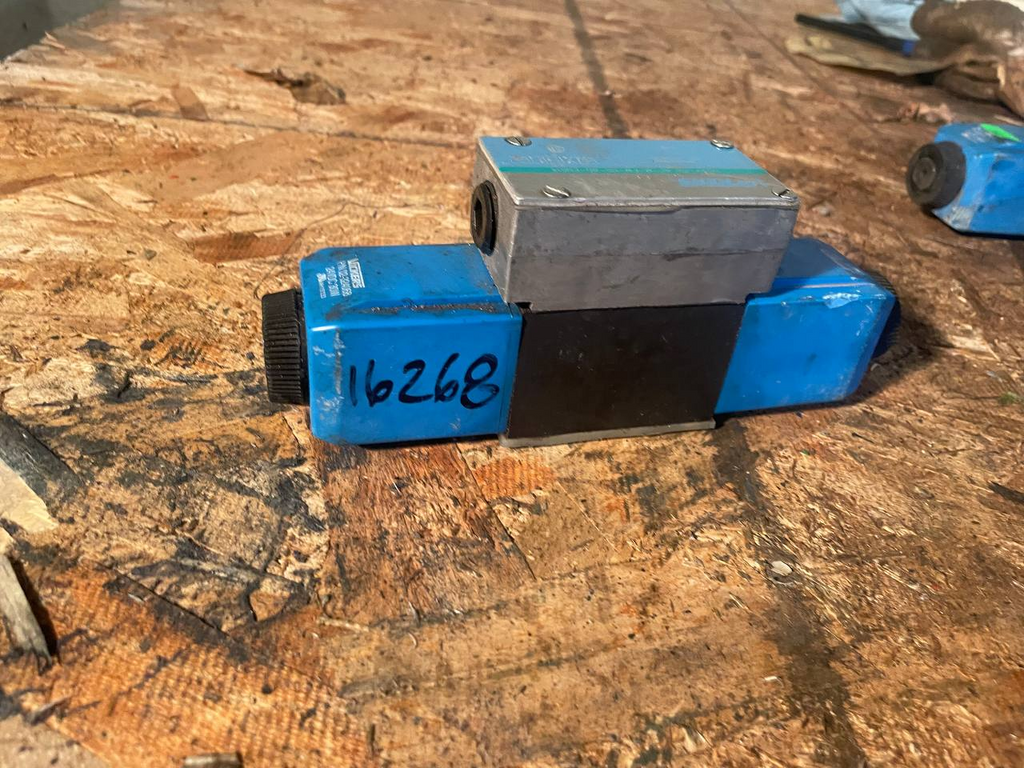 Vickers dg4v-3s-6c-m-fw-h5-60-en614 Hydraulic Solenoid Valve Directional Control