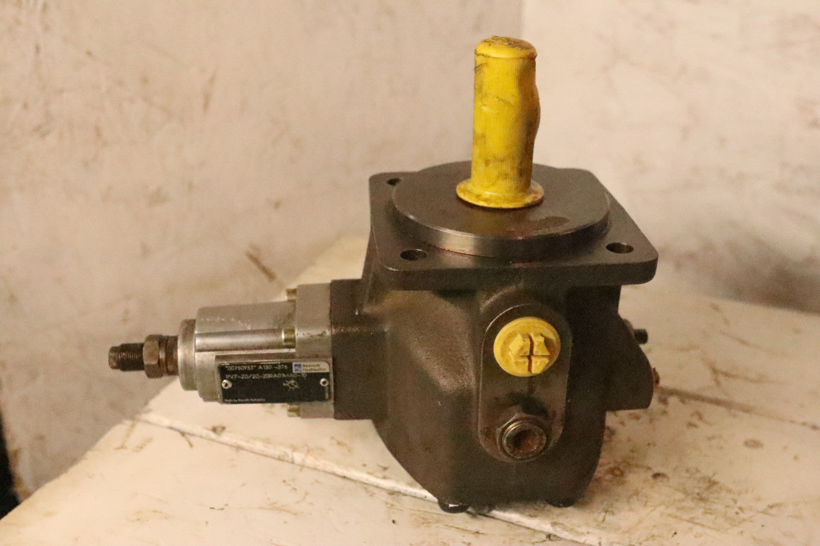 Rexroth Hydraulic Variable Vane Pump PV7-20/20-20RA01MA0-10