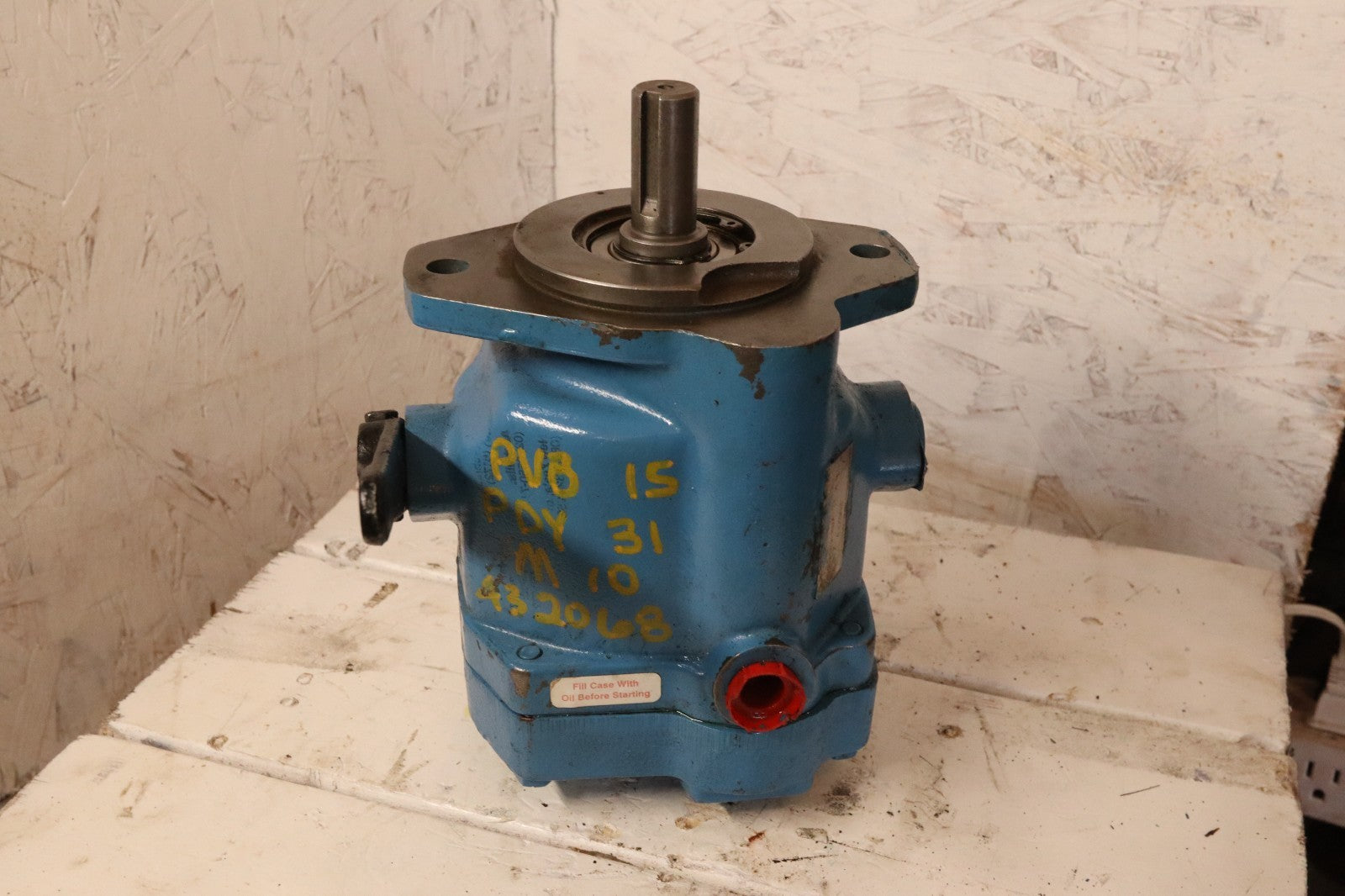 Vickers PVB 15 RDY 31 M 10 432068 Hydraulic Pump