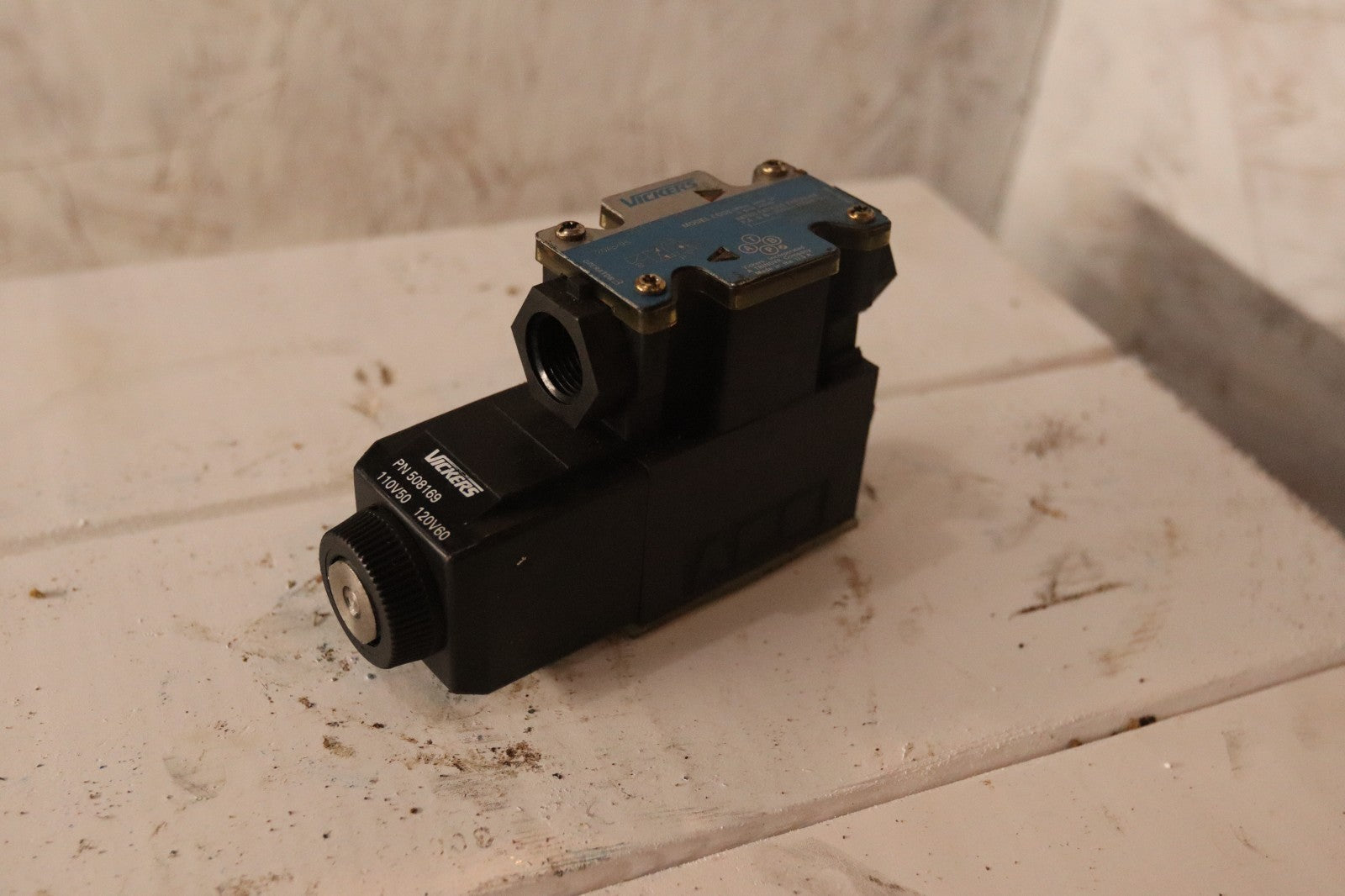 Vickers Valve solenoid DG4V-3-6B-MFTWL-B6-60