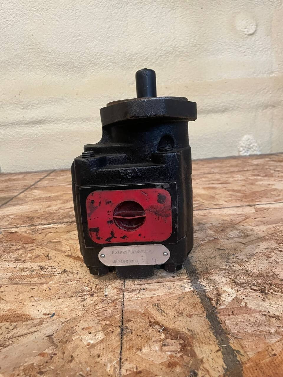 Parker  P51A297BE0M20-25 Rebuilt Hydraulic Gear Pump