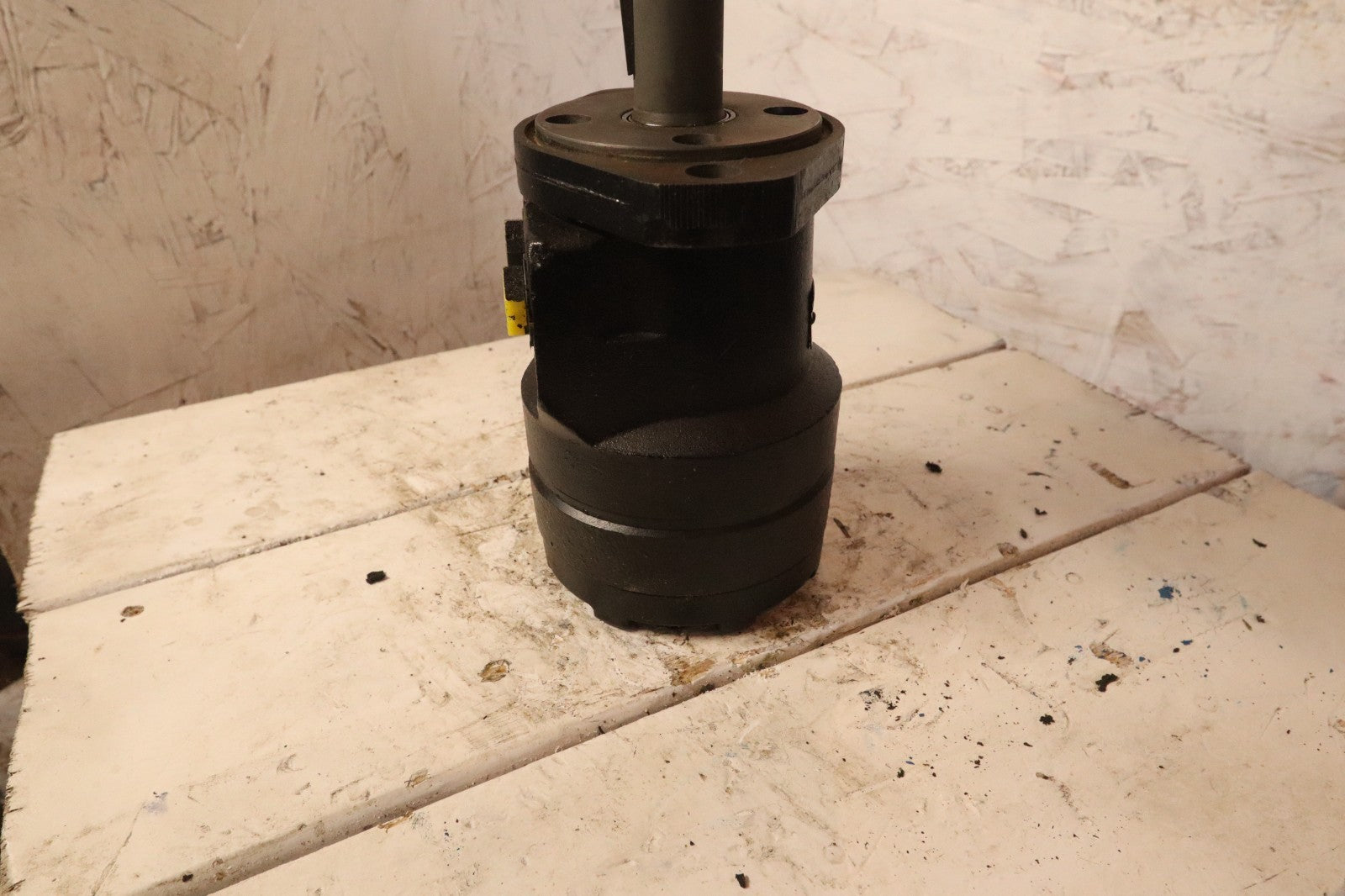 Eaton Char-Lynn 103 1097 010 Orbit Hydraulic Motor