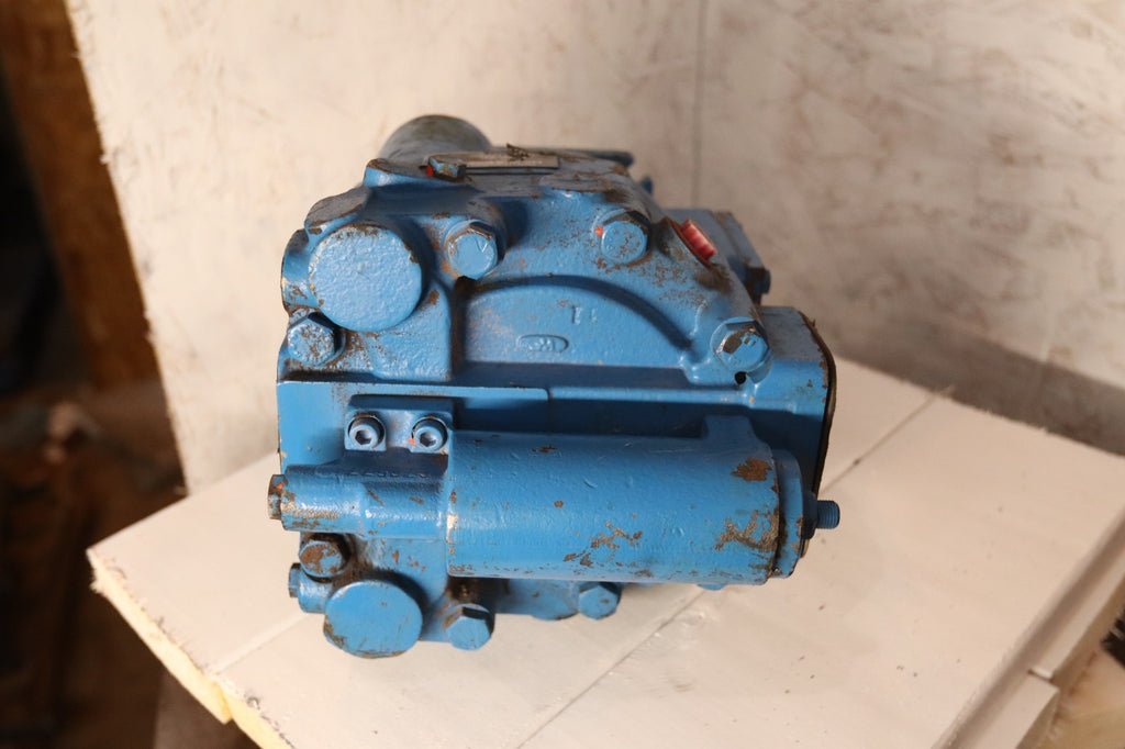VICKERS PVE35R 2 22 C25 21 PISTON PUMP
