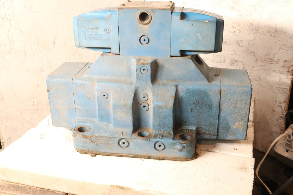 Vickers Directional Control Valve DG5S4 102C T WB 80