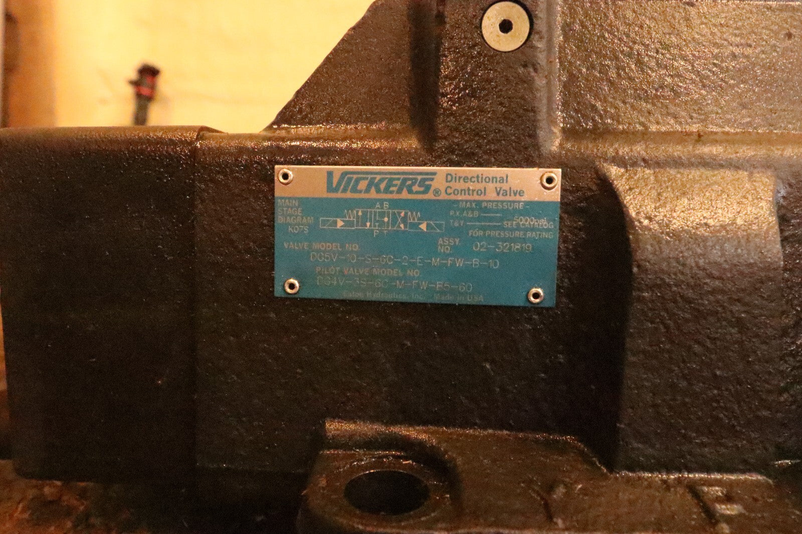Vickers Eaton Danfoss Directional Control Valve dg5v-10-s-6c-2-e-m-fw-b-10