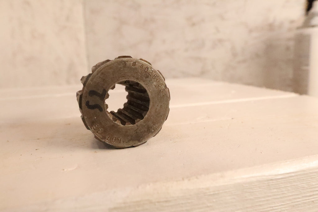 John Deere 4028055: Splined Coupling