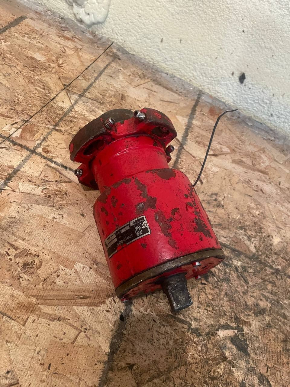 DAMCOS BRC 012 A1 Hydraulic Double-Acting Balanced Rotary Actuator 051-4252