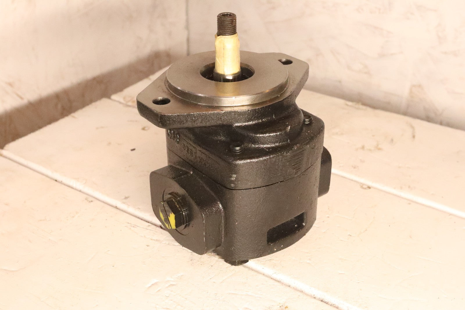 Parker Hydraulic Gear Pump P\N 7019210013 N0821-05567