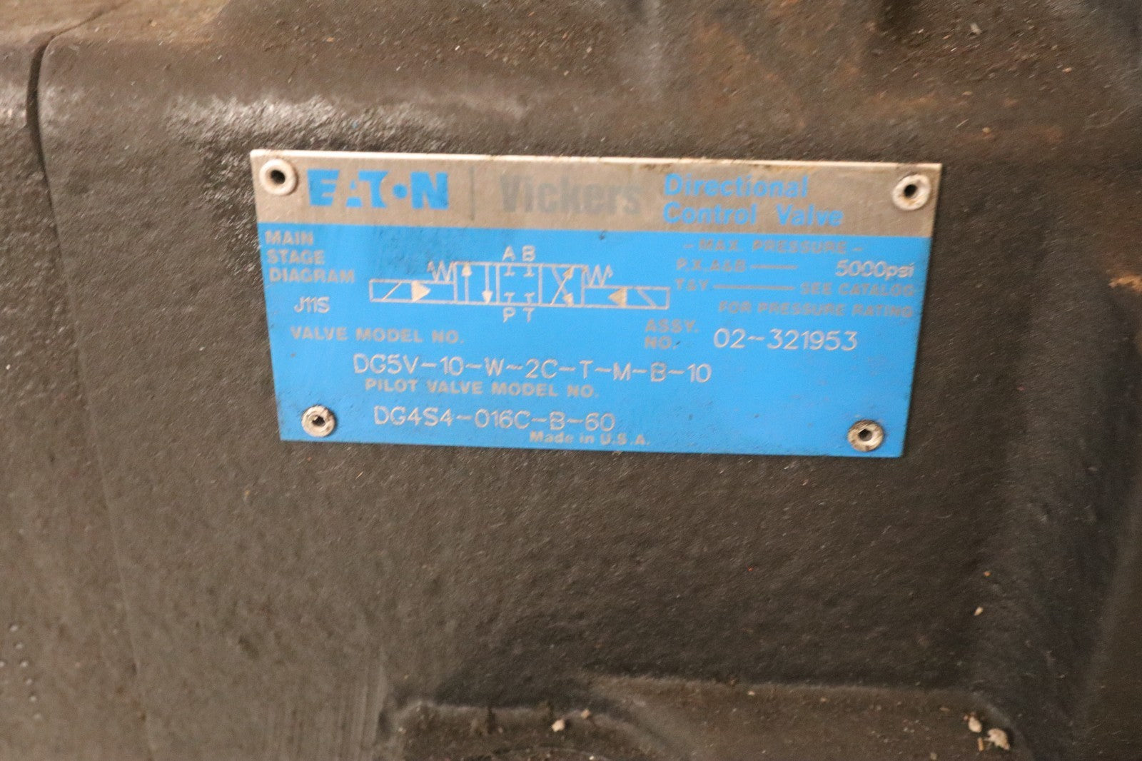 Vickers Directional Control Valve DG5V-10-W-2C-T-M-B-10