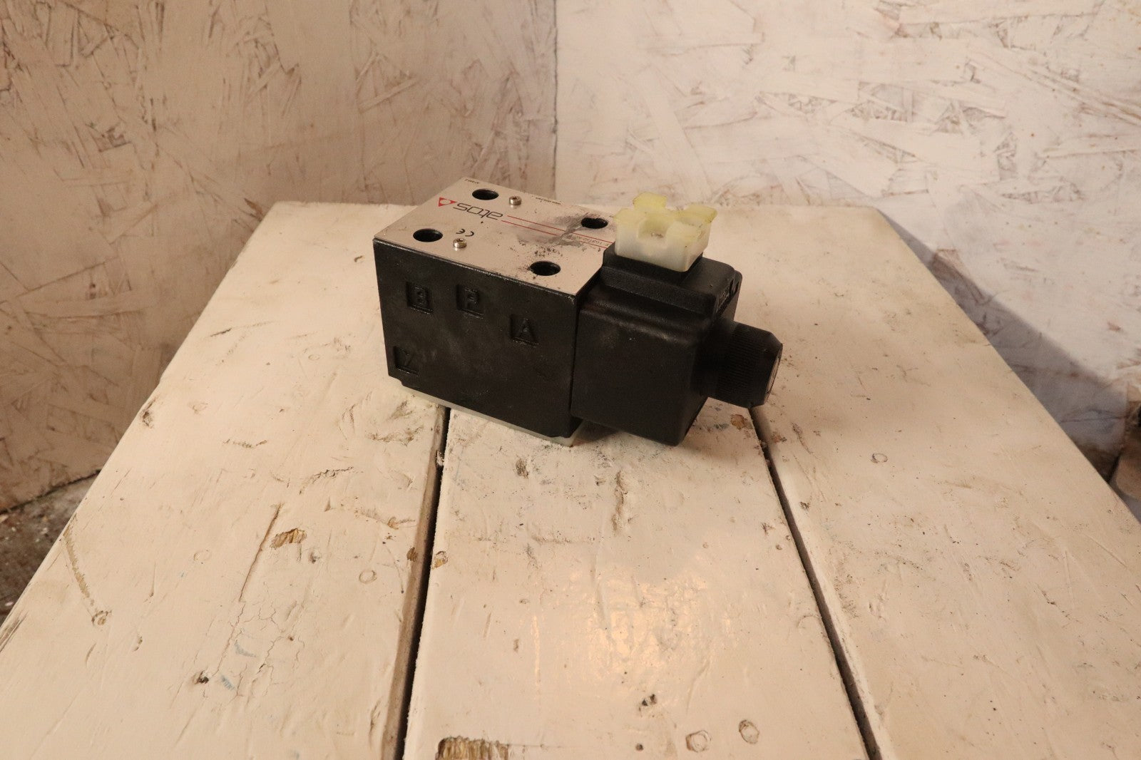 ATOS DKE-1631/2 AC 27 Solenoid directional valves