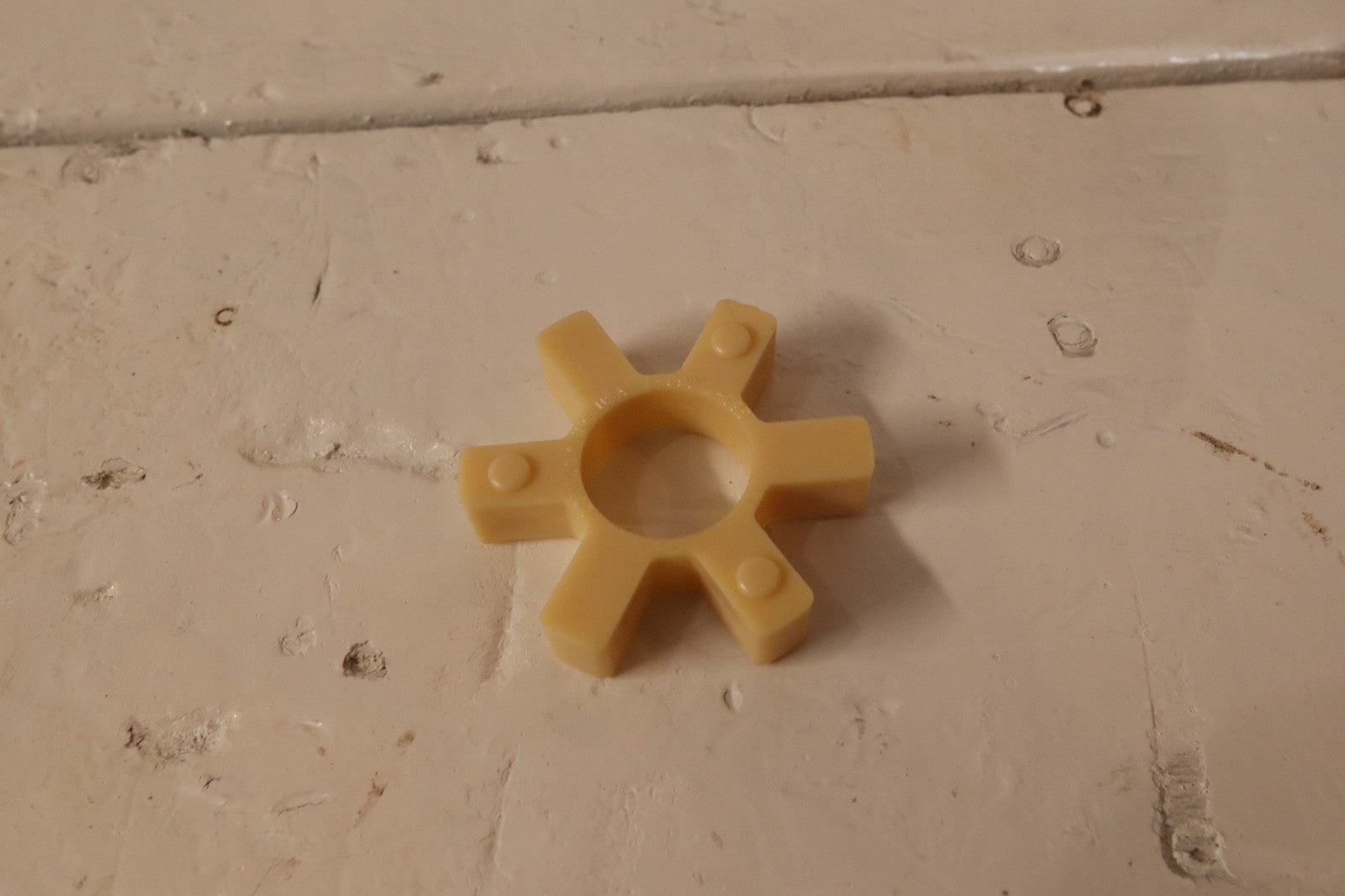Lovejoy L-090/95 Nitrile (Buna-N) spider coupling insert open center