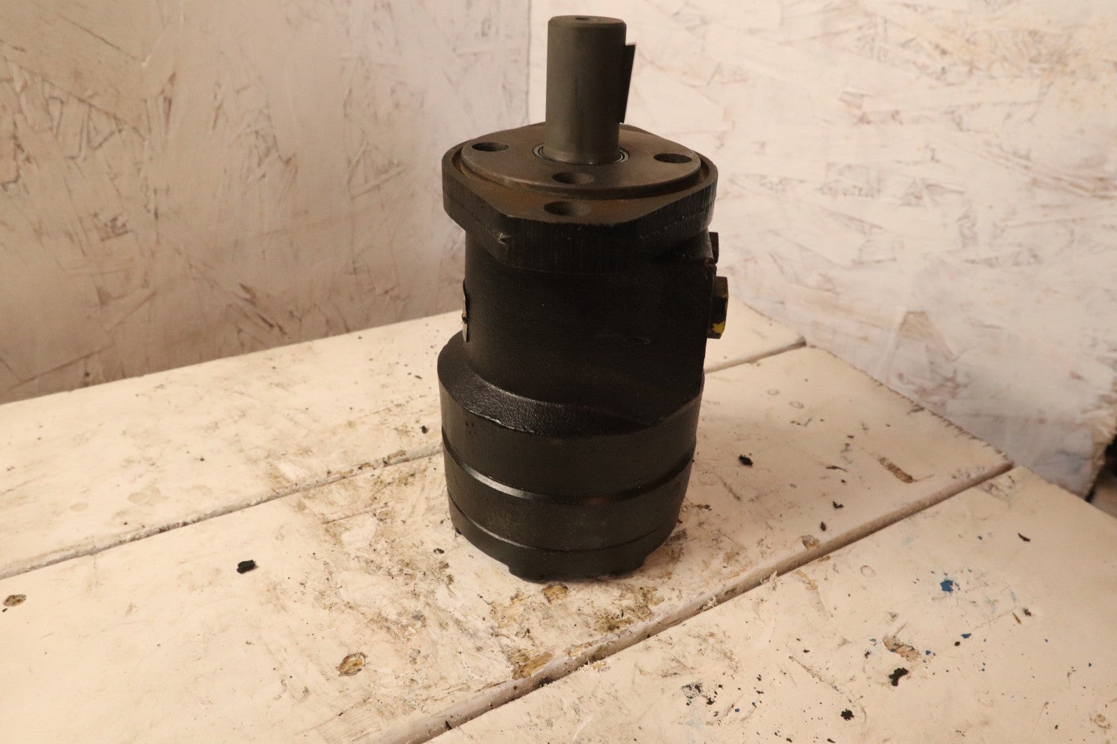 Eaton Char-Lynn 103 1097 010 Orbit Hydraulic Motor