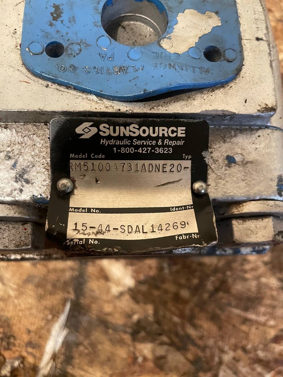 SunSource RM100A731ADNE20 Rebuilt Hydraulic Starter Motor