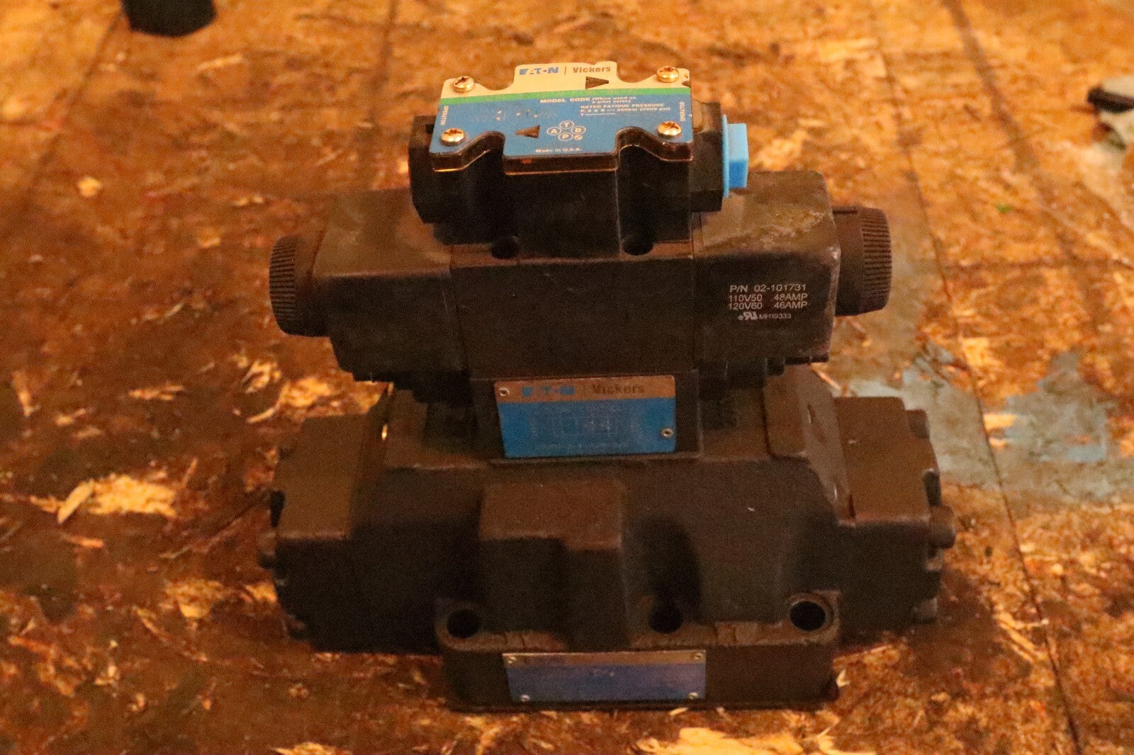 Eaton Vickers DG5V-8-S-6C-2-T-M-FTWL-B-10 Directional Control Valve