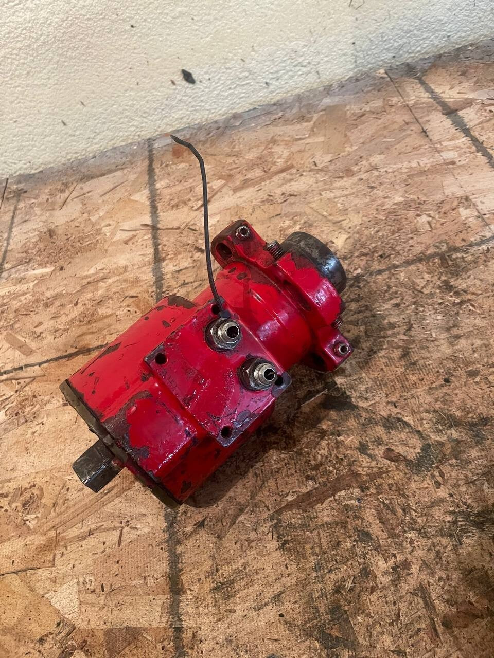 DAMCOS BRC 012 A1 Hydraulic Double-Acting Balanced Rotary Actuator 051-4252