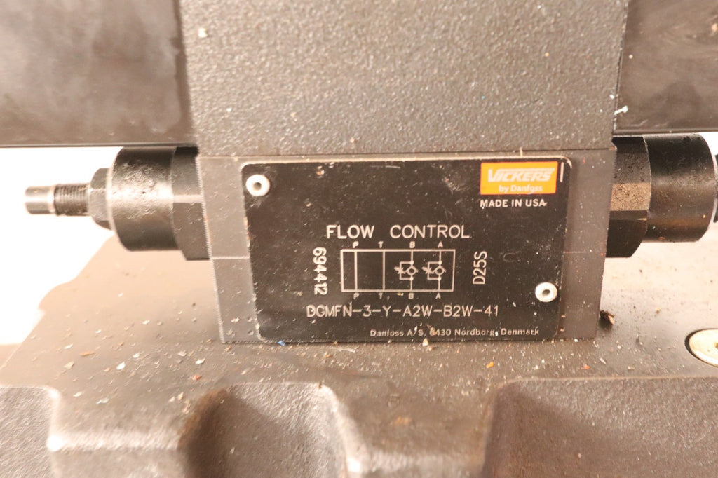 Vickers Directional Control Valve DG5V-10-H-2C-2-M-U-B-11