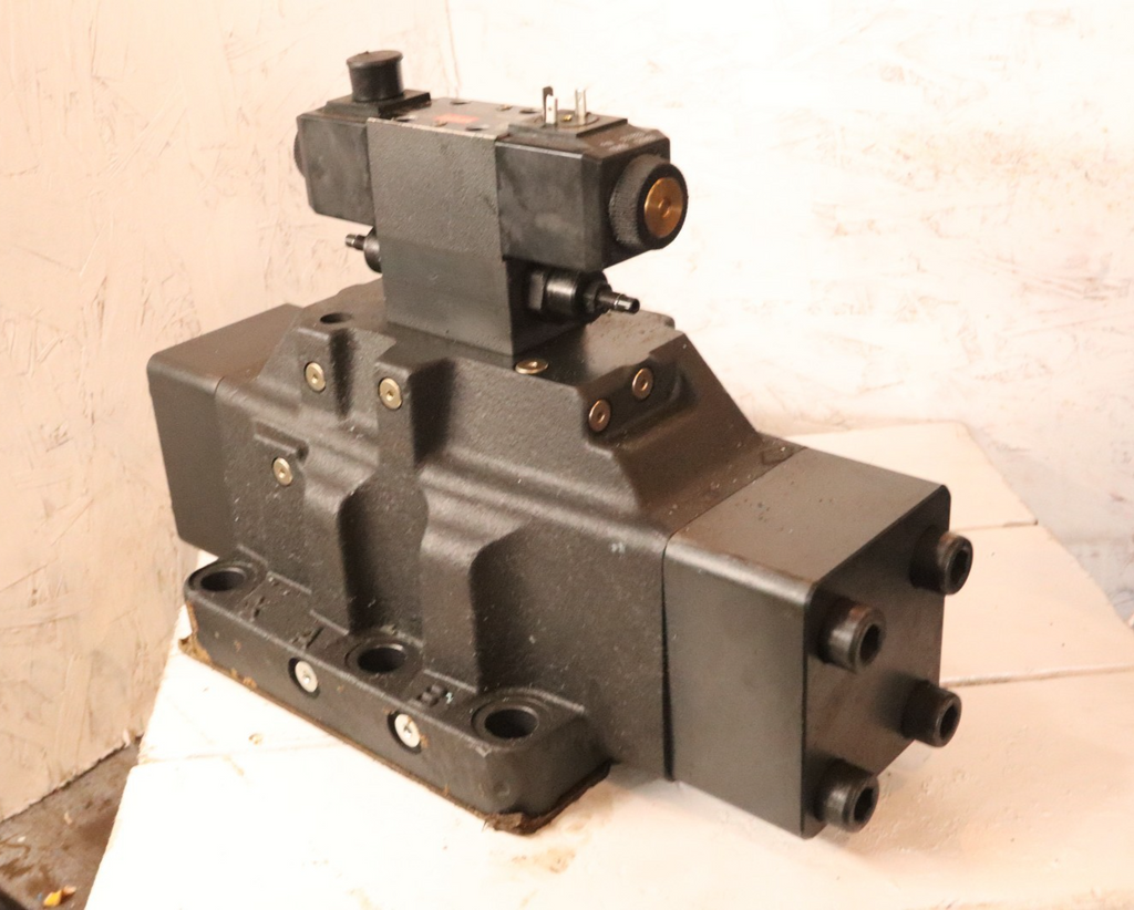 Vickers Directional Control Valve DG5V-10-H-2C-2-M-U-B-11