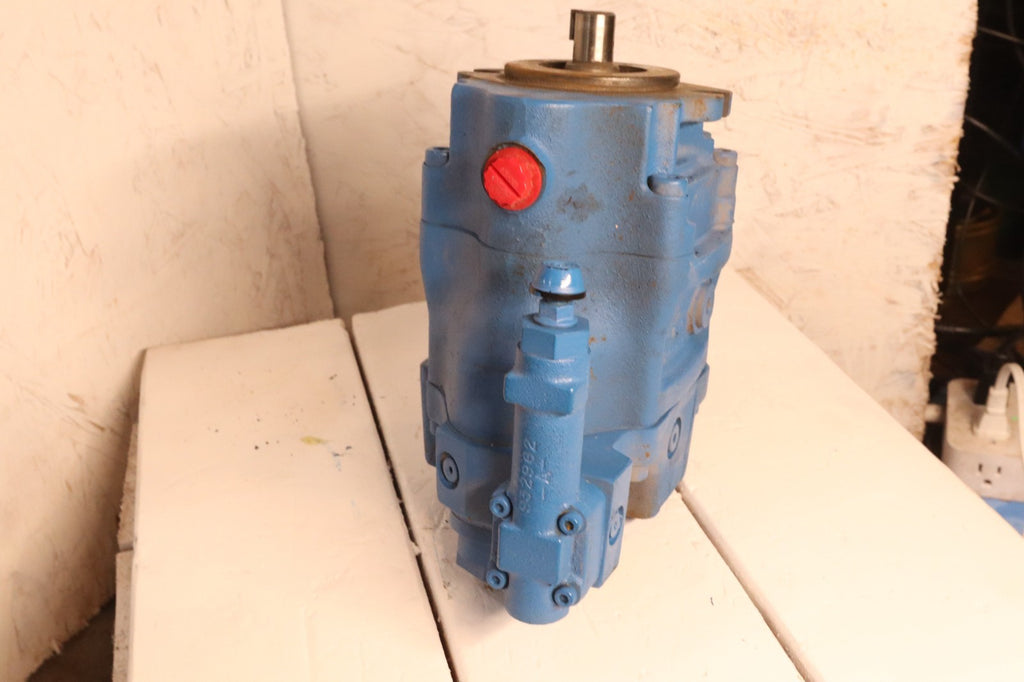 EATON PVM018ER Hydraulic Pump 123AL00909A