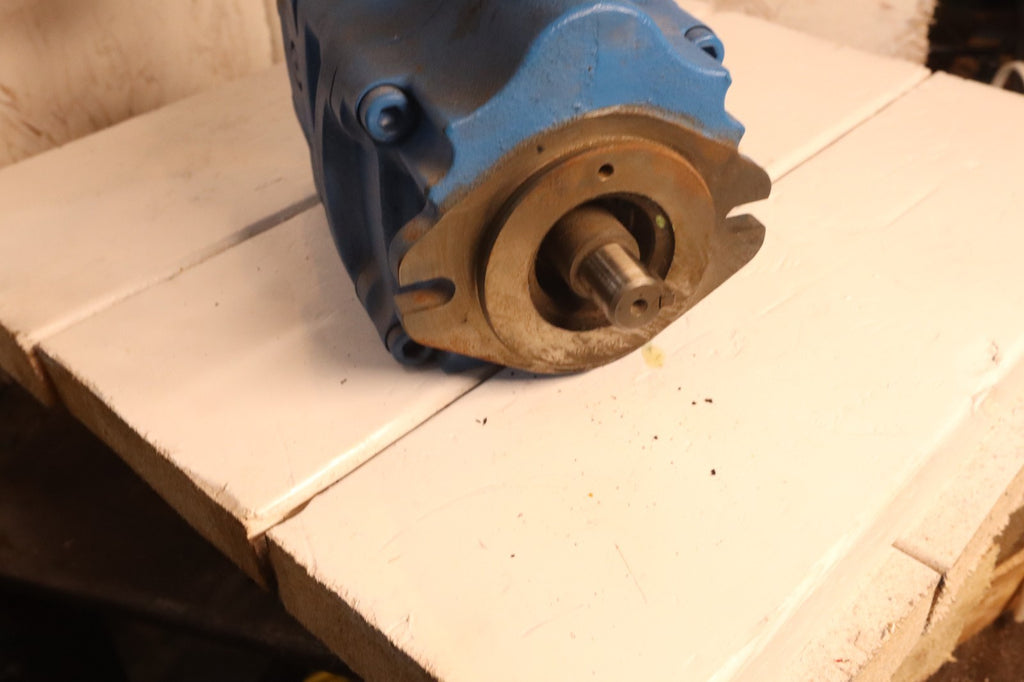 EATON PVM018ER Hydraulic Pump 123AL00909A