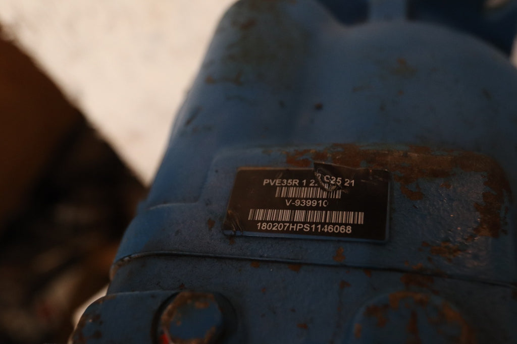 VICKERS PVE35R 2 22 C25 21 PISTON PUMP