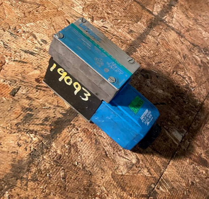 vickers DG4V-3S-2AL-M-FW-H5-60-EN614 solenoid valve hydraulic valve