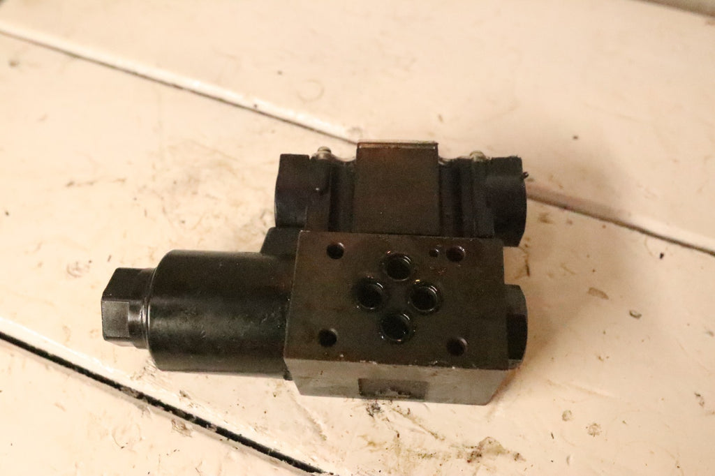 Yuken Direction valve DSG-01-2B2-D24-7007
