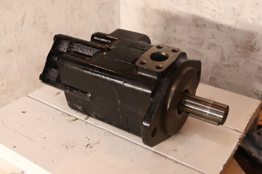 VICKERS 02-137315-V Model 3525V30A21 86DB 22R VANE PUMP – NEW