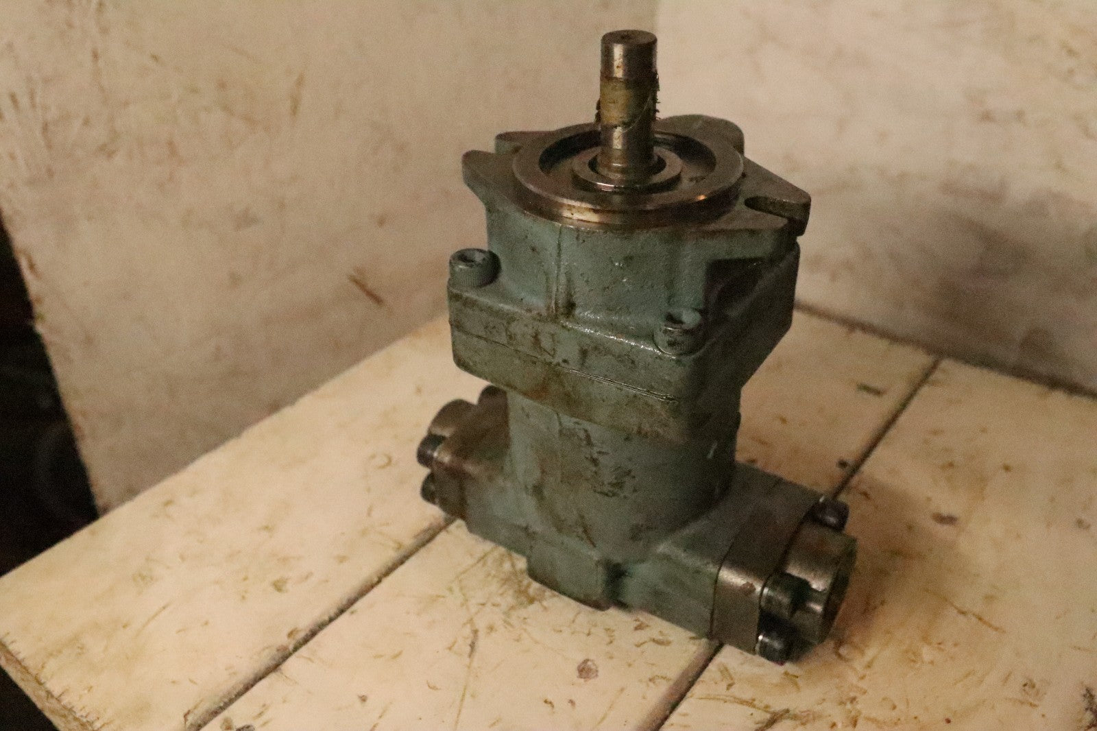 NACHI PVS-1B/ 22N3-E13 Variable Displacement Piston Pump