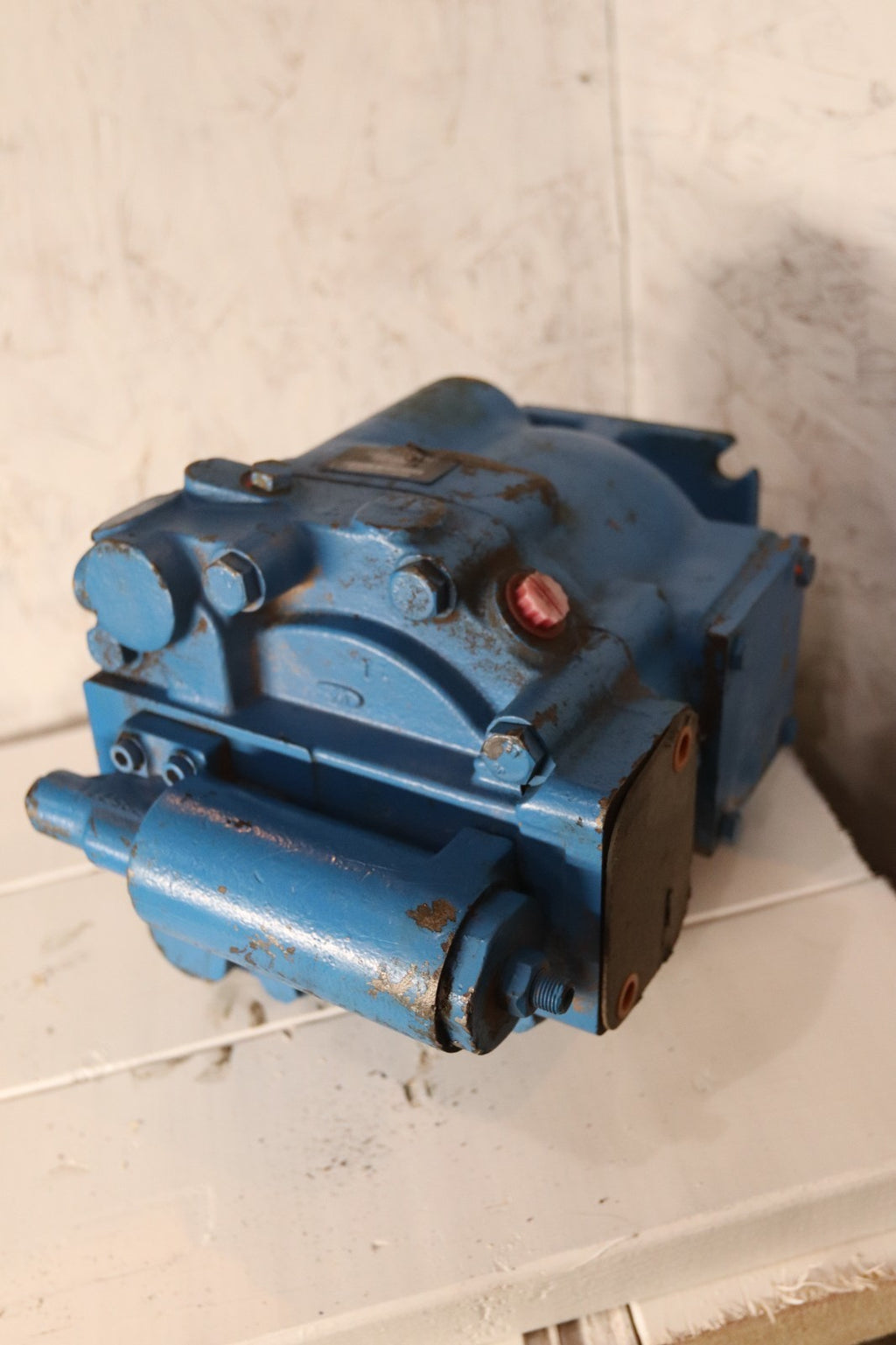 VICKERS PVE35R 2 22 C25 21 PISTON PUMP